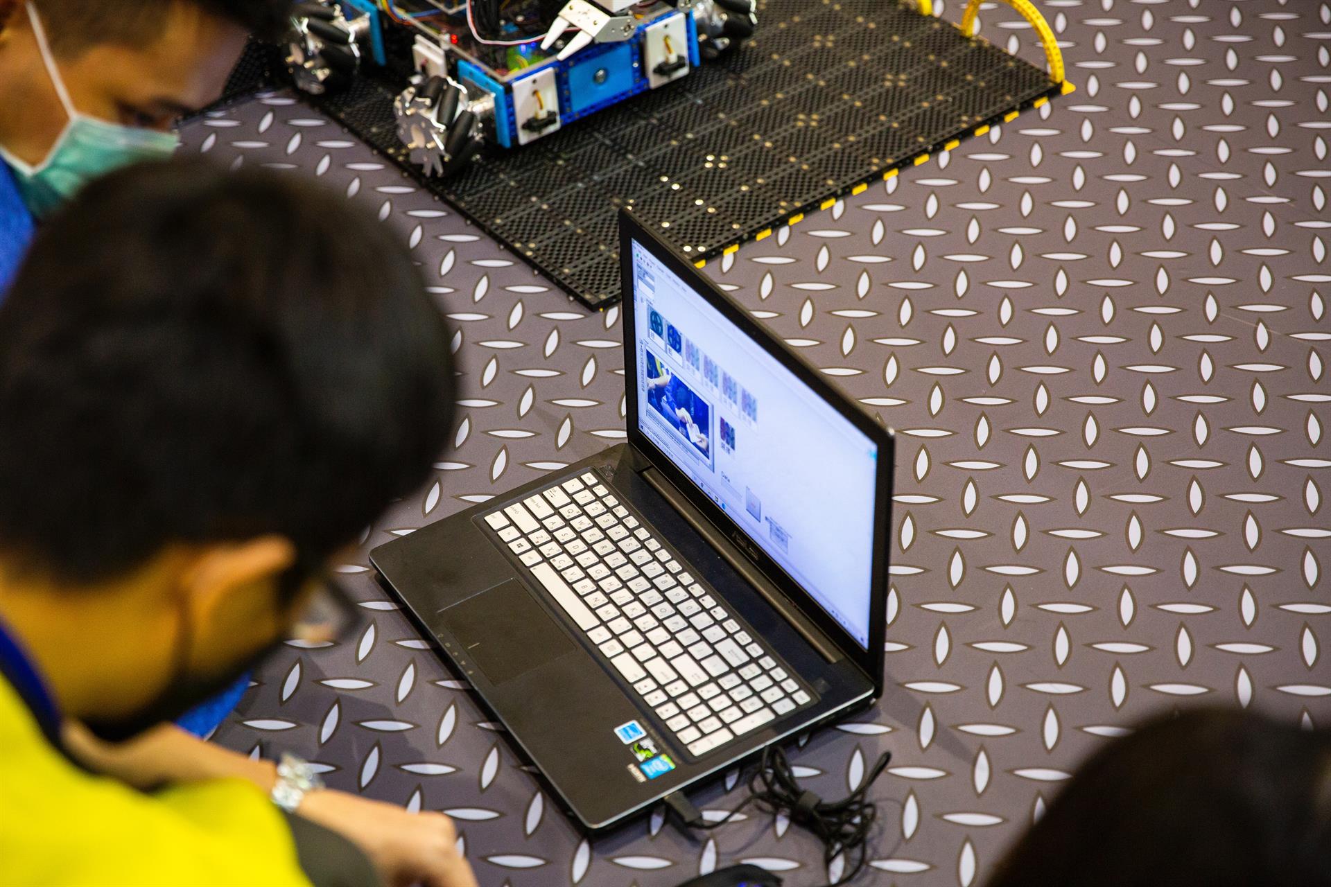 倉儲機器人00024